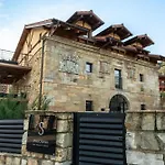 Sandonana Old Palace Villafufre