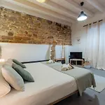 Sandonana Old Palace * Villafufre