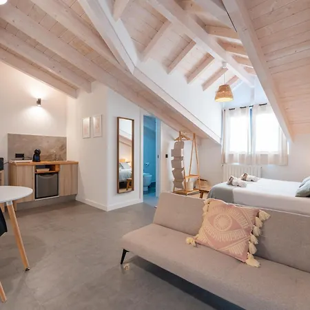 Sandonana Old Palace * Villafufre