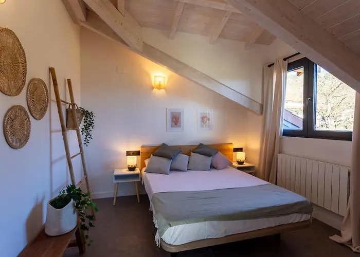 Sandoñana Old Palace * Villafufre