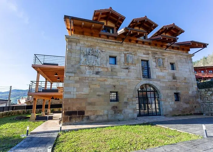 Sandoñana Old Palace Villafufre