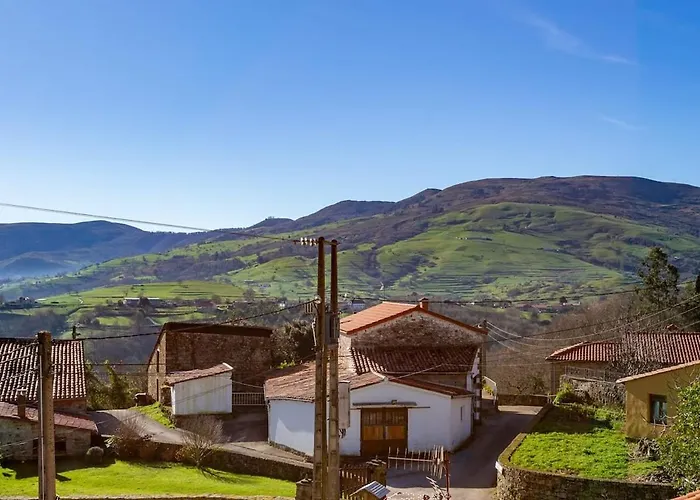 Sandoñana Old Palace *