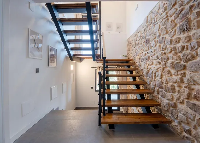 Sandonana Old Palace *