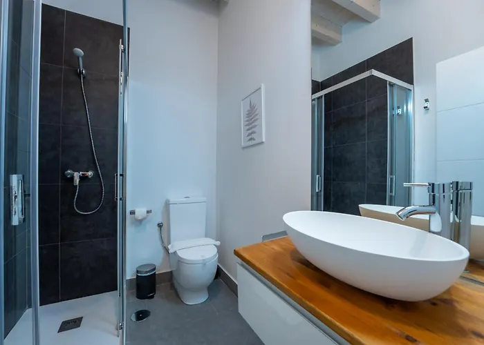 Sandonana Old Palace *