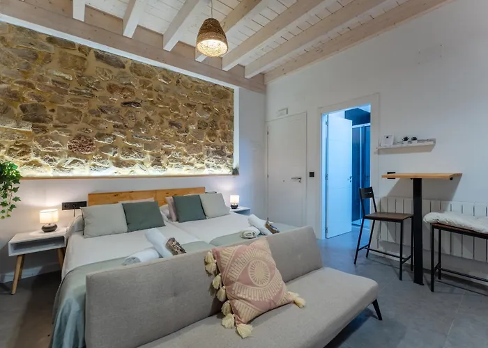 Sandonana Old Palace * Villafufre