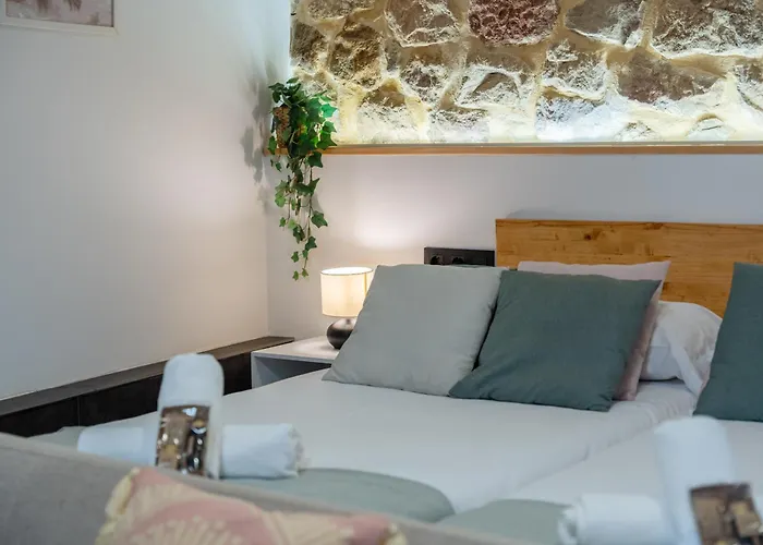 Sandonana Old Palace * Villafufre